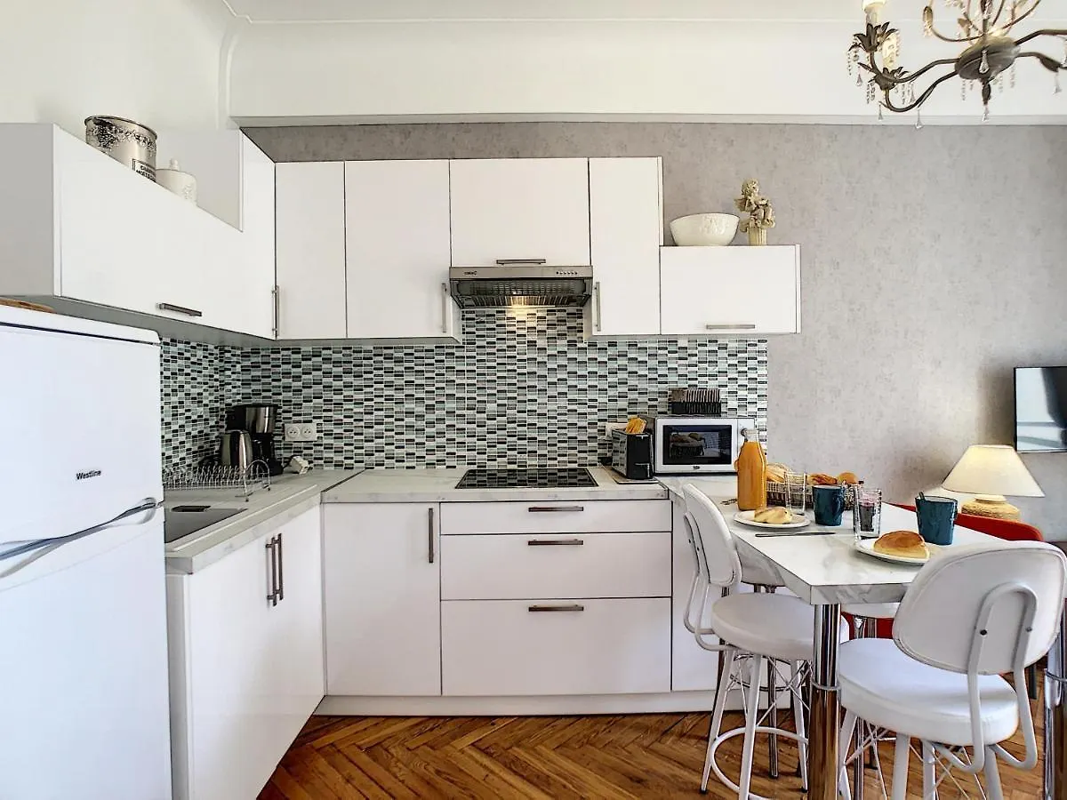Nestor&Jeeves - Happiness Beach - Central - Close Sea - Top Floor Nicea 0*,  Francja